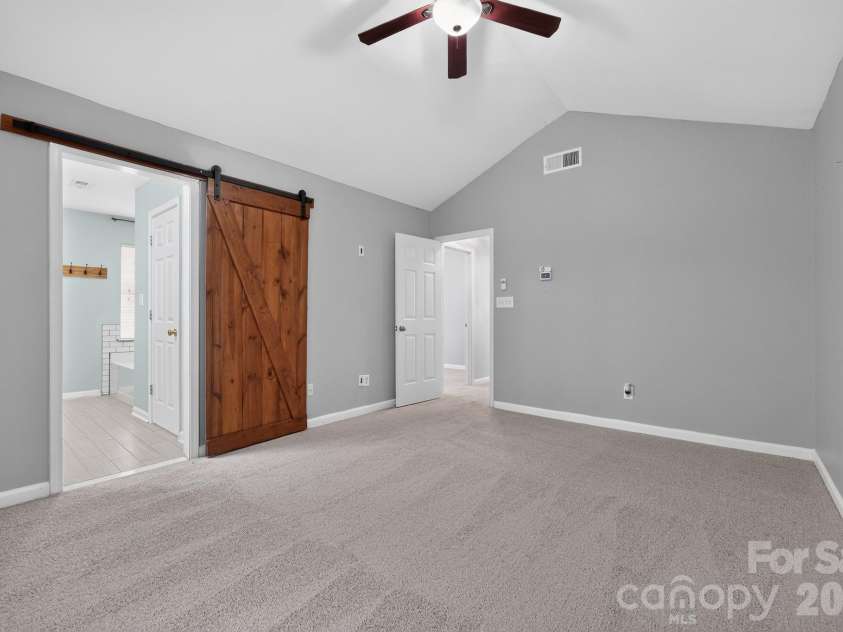 6420 Spanish Moss Lane, Charlotte, NC 28262.  MLS# CAR4411608, YatesRealty ID 41764. 