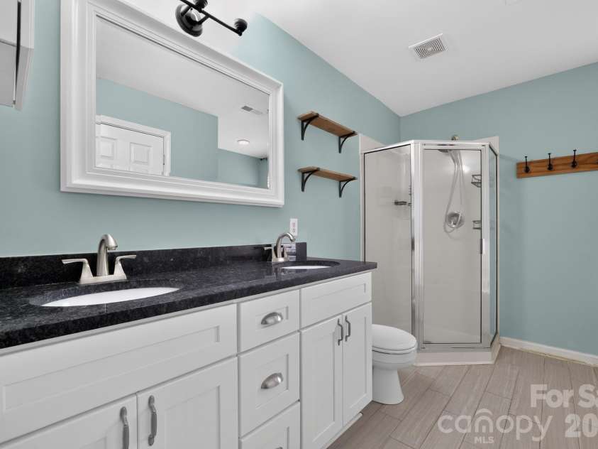 6420 Spanish Moss Lane, Charlotte, NC 28262.  MLS# CAR4411608, YatesRealty ID 41764. 