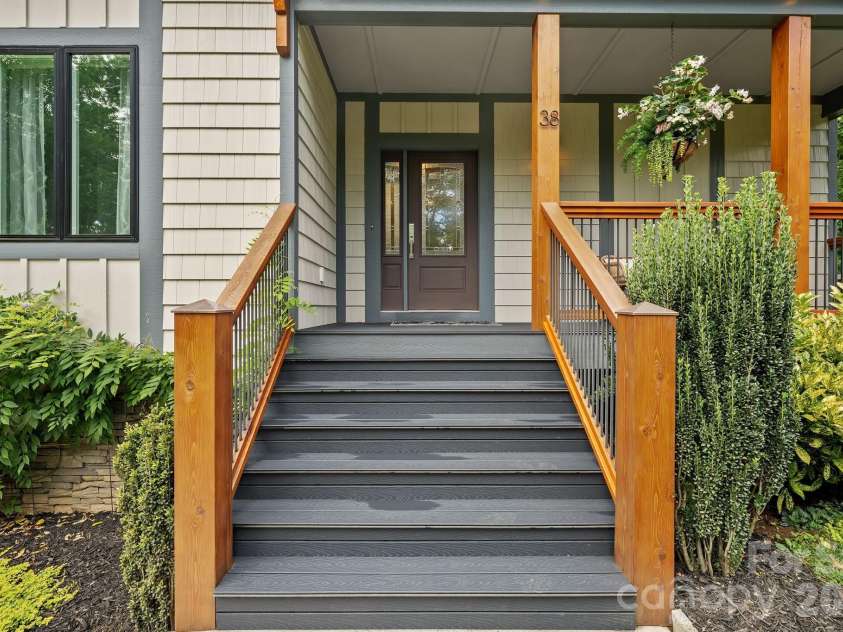 38 Little Forest Drive, Asheville, NC 28806.  MLS# CAR4411326, YatesRealty ID 41765. 