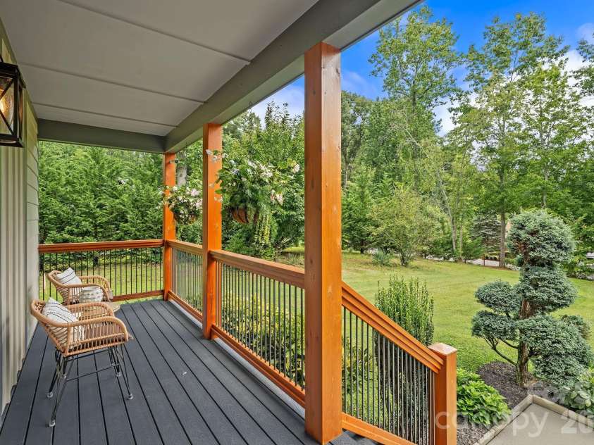38 Little Forest Drive, Asheville, NC 28806.  MLS# CAR4411326, YatesRealty ID 41765. 