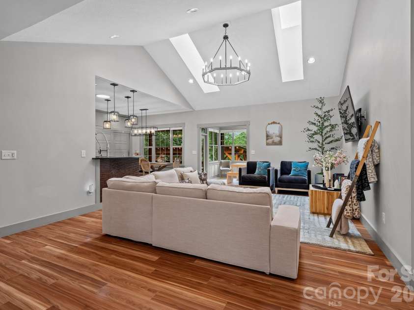 38 Little Forest Drive, Asheville, NC 28806.  MLS# CAR4411326, YatesRealty ID 41765. 