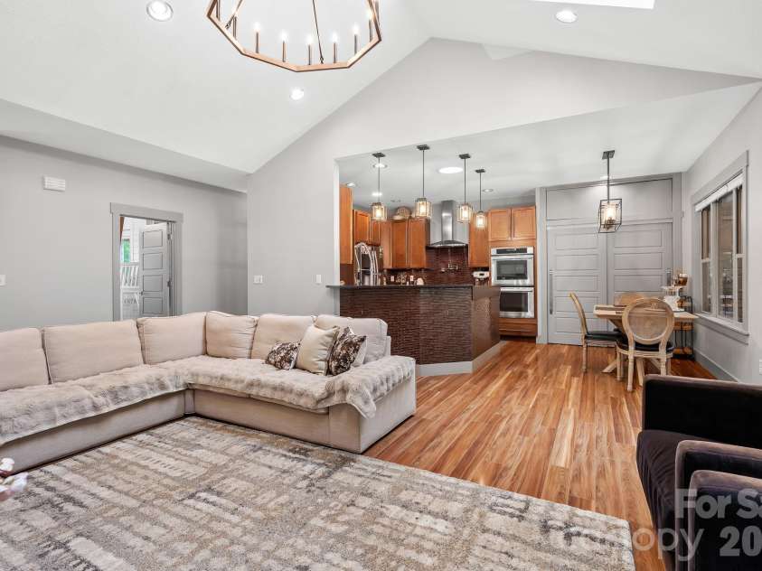 38 Little Forest Drive, Asheville, NC 28806.  MLS# CAR4411326, YatesRealty ID 41765. 