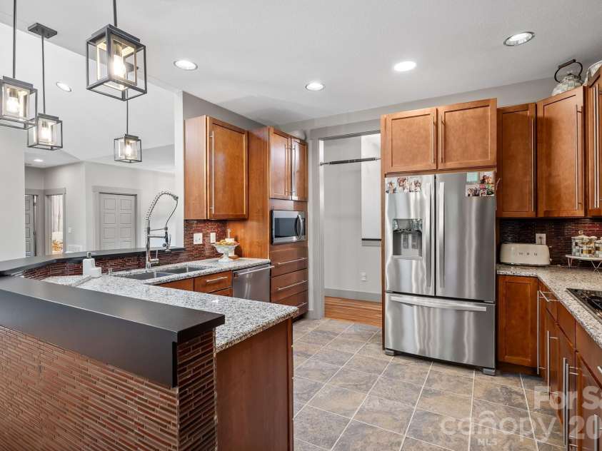 38 Little Forest Drive, Asheville, NC 28806.  MLS# CAR4411326, YatesRealty ID 41765. 