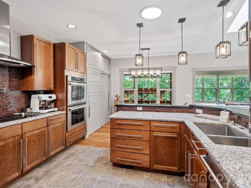 38 Little Forest Drive, Asheville, NC 28806.  MLS# CAR4411326, YatesRealty ID 41765. 