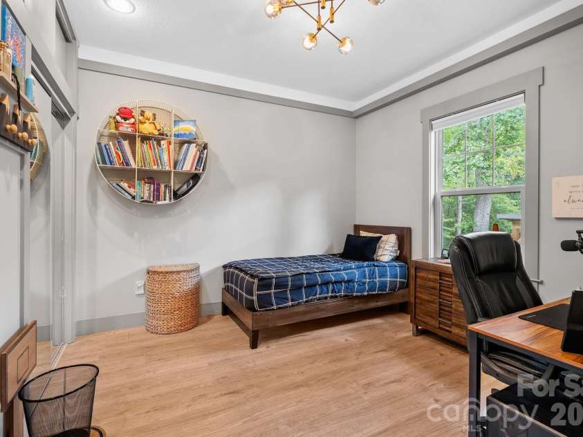 38 Little Forest Drive, Asheville, NC 28806.  MLS# CAR4411326, YatesRealty ID 41765. 