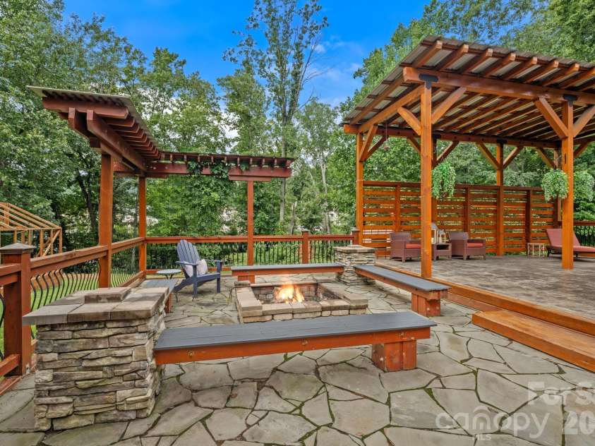 38 Little Forest Drive, Asheville, NC 28806.  MLS# CAR4411326, YatesRealty ID 41765. 