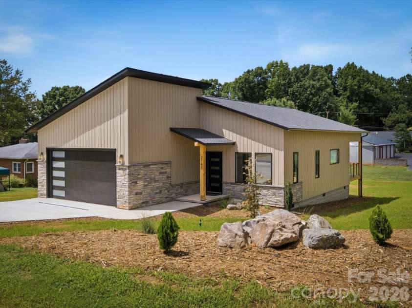 3143 2nd Street, Valdese, NC 28690.  MLS# CAR4410687, YatesRealty ID 41768. 