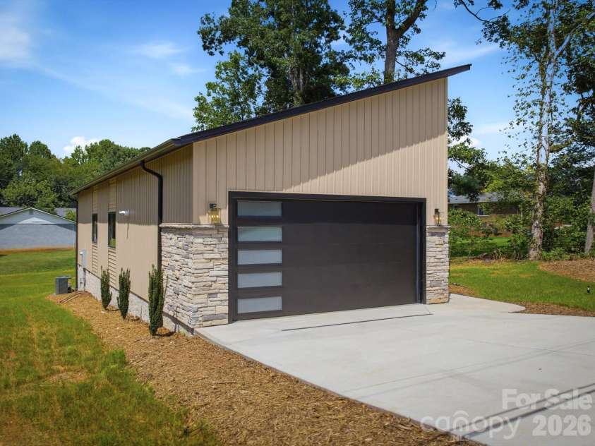 3143 2nd Street, Valdese, NC 28690.  MLS# CAR4410687, YatesRealty ID 41768. 