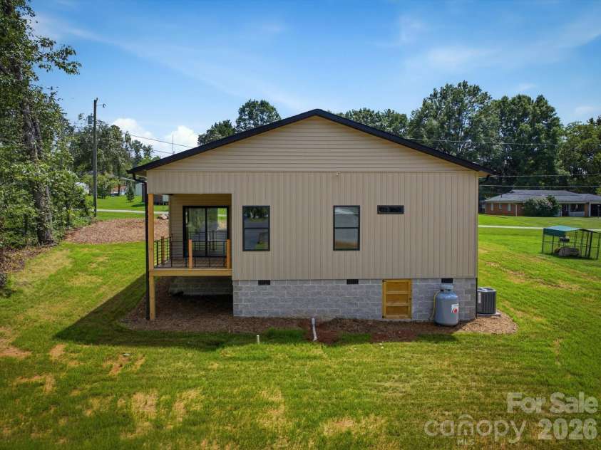3143 2nd Street, Valdese, NC 28690.  MLS# CAR4410687, YatesRealty ID 41768. 