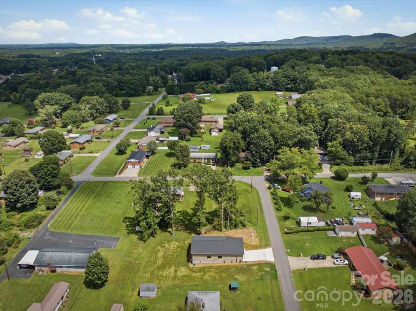 3143 2nd Street, Valdese, NC 28690.  MLS# CAR4410687, YatesRealty ID 41768. 