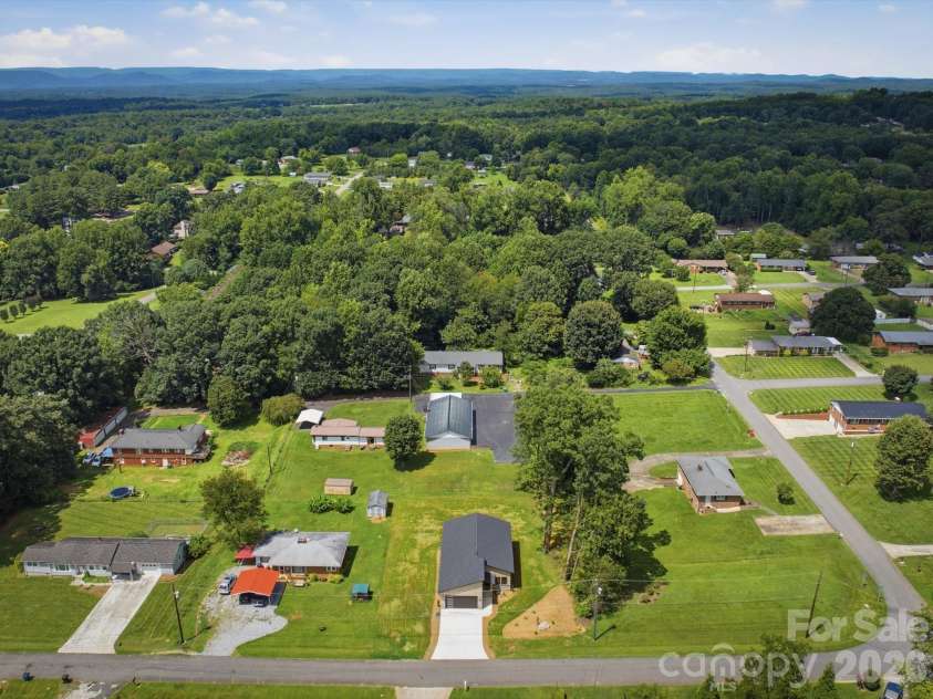 3143 2nd Street, Valdese, NC 28690.  MLS# CAR4410687, YatesRealty ID 41768. 