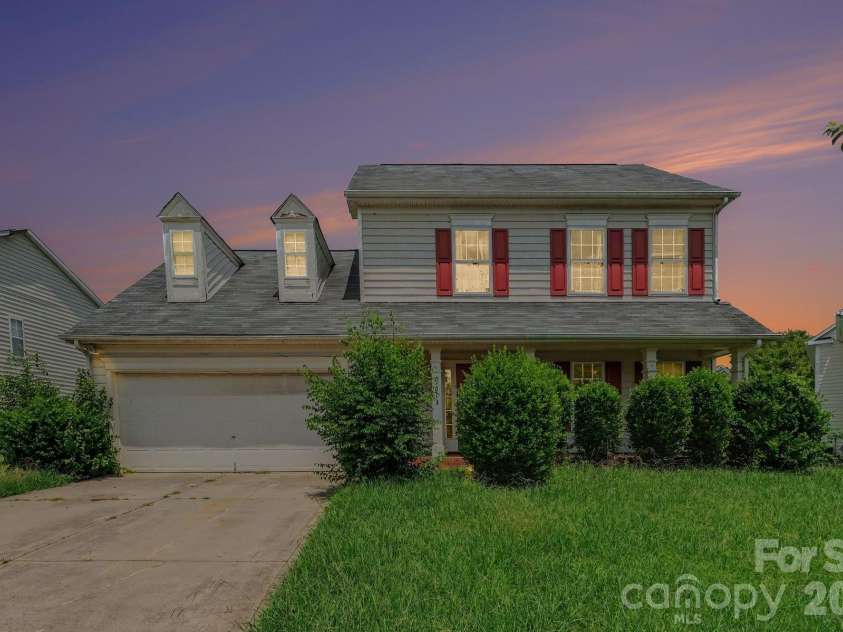 9813 Baxter Caldwell Drive, Charlotte, NC 28213.  MLS# CAR4411650, YatesRealty ID 41769. 