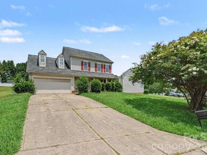 9813 Baxter Caldwell Drive, Charlotte, NC 28213.  MLS# CAR4411650, YatesRealty ID 41769. 