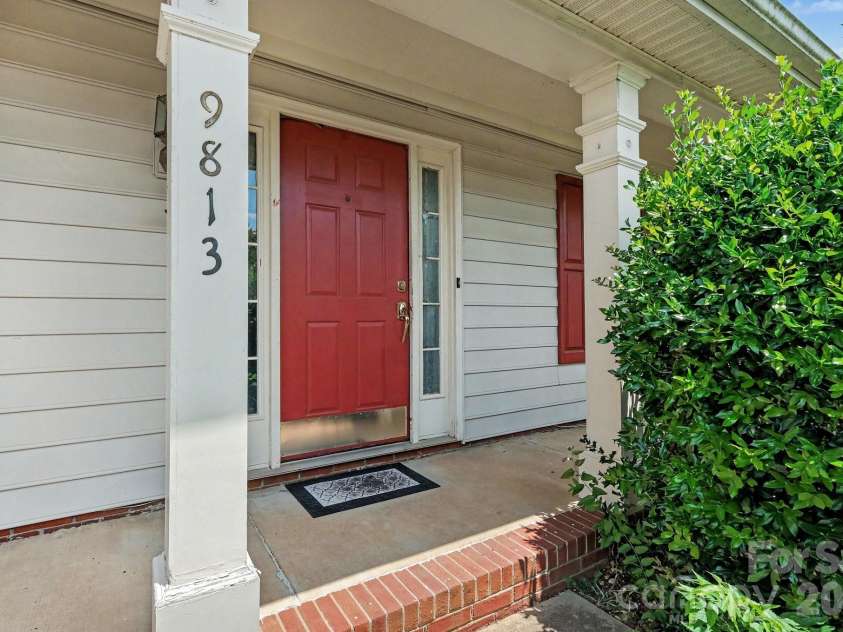 9813 Baxter Caldwell Drive, Charlotte, NC 28213.  MLS# CAR4411650, YatesRealty ID 41769. 