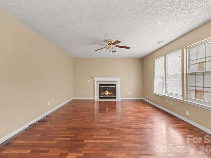 9813 Baxter Caldwell Drive, Charlotte, NC 28213.  MLS# CAR4411650, YatesRealty ID 41769. 