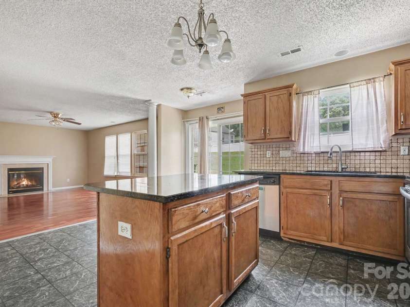 9813 Baxter Caldwell Drive, Charlotte, NC 28213.  MLS# CAR4411650, YatesRealty ID 41769. 