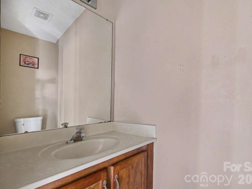 9813 Baxter Caldwell Drive, Charlotte, NC 28213.  MLS# CAR4411650, YatesRealty ID 41769. 