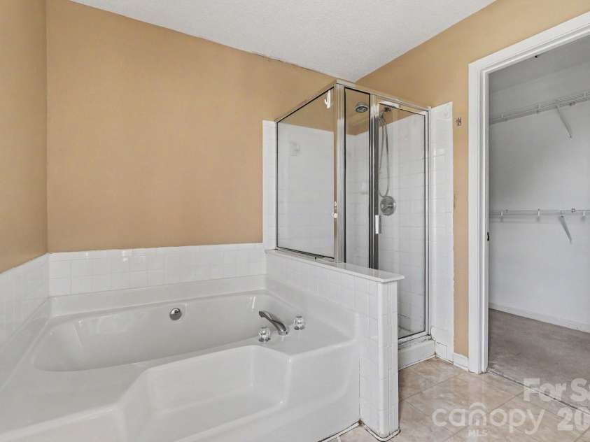 9813 Baxter Caldwell Drive, Charlotte, NC 28213.  MLS# CAR4411650, YatesRealty ID 41769. 