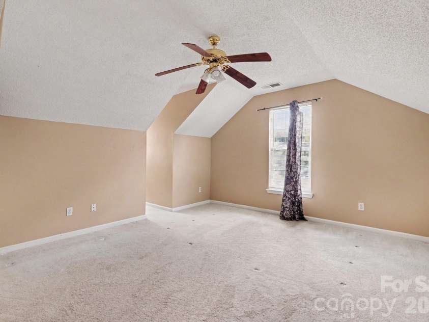 9813 Baxter Caldwell Drive, Charlotte, NC 28213.  MLS# CAR4411650, YatesRealty ID 41769. 