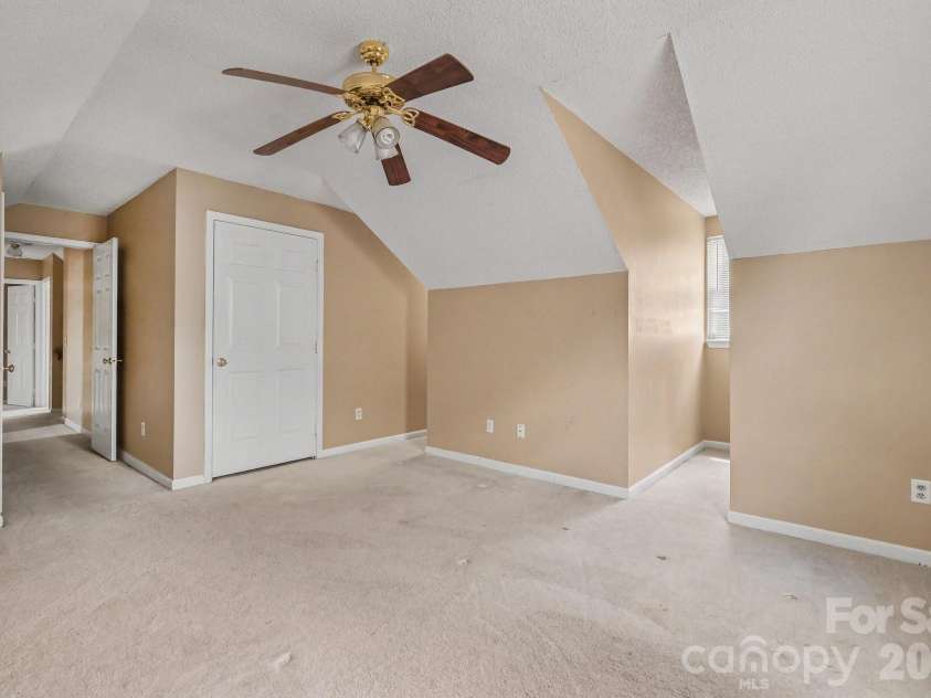 9813 Baxter Caldwell Drive, Charlotte, NC 28213.  MLS# CAR4411650, YatesRealty ID 41769. 