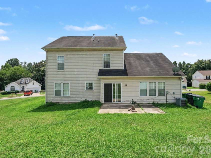 9813 Baxter Caldwell Drive, Charlotte, NC 28213.  MLS# CAR4411650, YatesRealty ID 41769. 