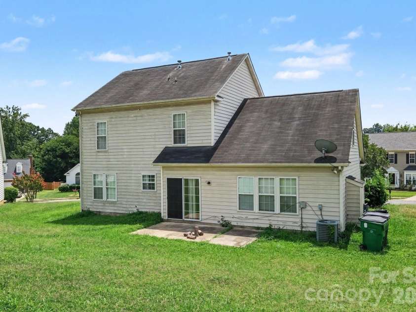9813 Baxter Caldwell Drive, Charlotte, NC 28213.  MLS# CAR4411650, YatesRealty ID 41769. 