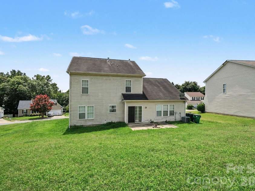 9813 Baxter Caldwell Drive, Charlotte, NC 28213.  MLS# CAR4411650, YatesRealty ID 41769. 