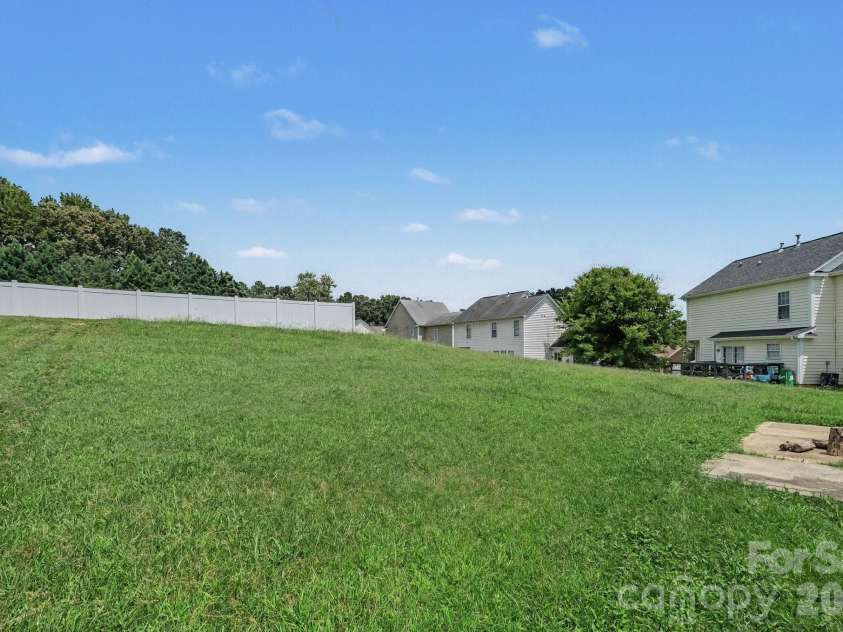 9813 Baxter Caldwell Drive, Charlotte, NC 28213.  MLS# CAR4411650, YatesRealty ID 41769. 