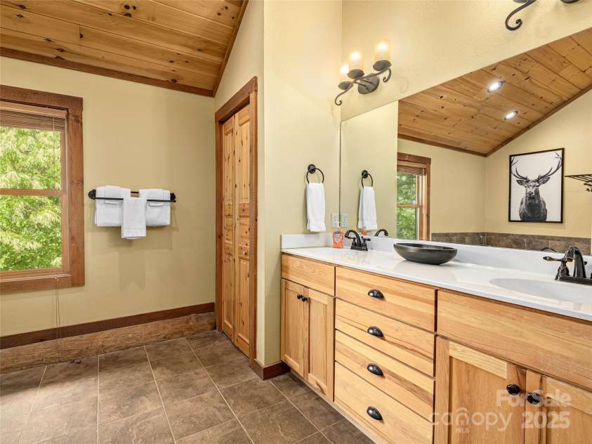 1391 Still Branch Road, Sylva, NC 28779.  MLS# CAR4242282, YatesRealty ID 4177. 