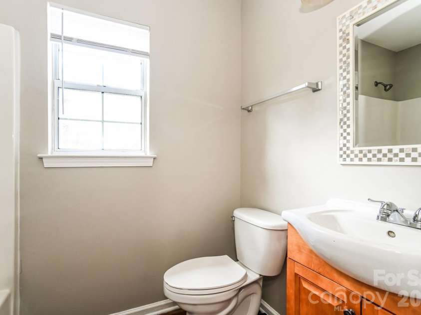 8425 Woodford Bridge Drive, Charlotte, NC 28216.  MLS# CAR4356495, YatesRealty ID 4177. 