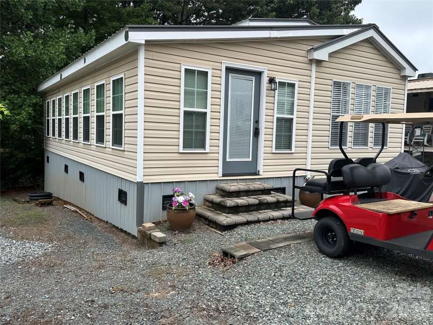 108 Hummingbird Circle, New London, NC 28127.  MLS# CAR4411380, YatesRealty ID 41770. 
