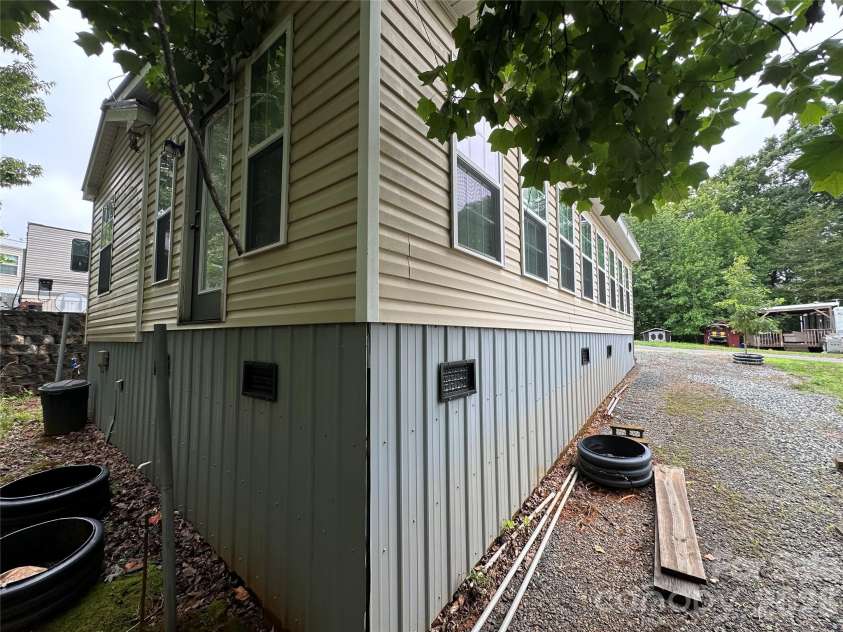 108 Hummingbird Circle, New London, NC 28127.  MLS# CAR4411380, YatesRealty ID 41770. 