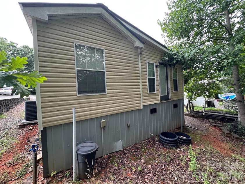 108 Hummingbird Circle, New London, NC 28127.  MLS# CAR4411380, YatesRealty ID 41770. 