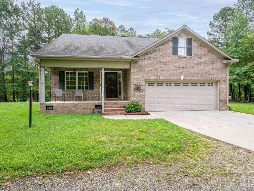 344 John Logan Lane, Gastonia, NC 28056.  MLS# CAR4410445, YatesRealty ID 41771. 