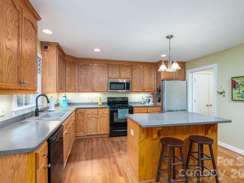 344 John Logan Lane, Gastonia, NC 28056.  MLS# CAR4410445, YatesRealty ID 41771. 