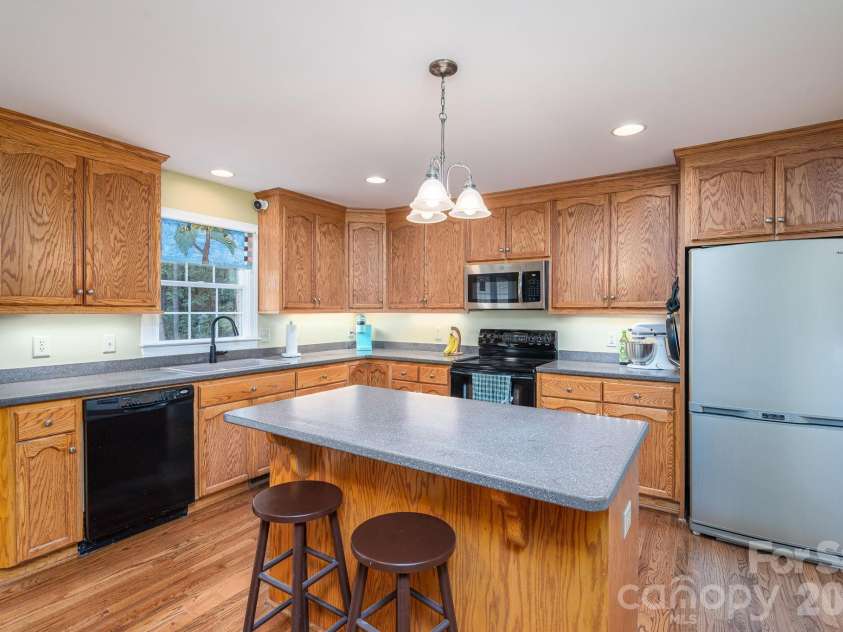 344 John Logan Lane, Gastonia, NC 28056.  MLS# CAR4410445, YatesRealty ID 41771. 