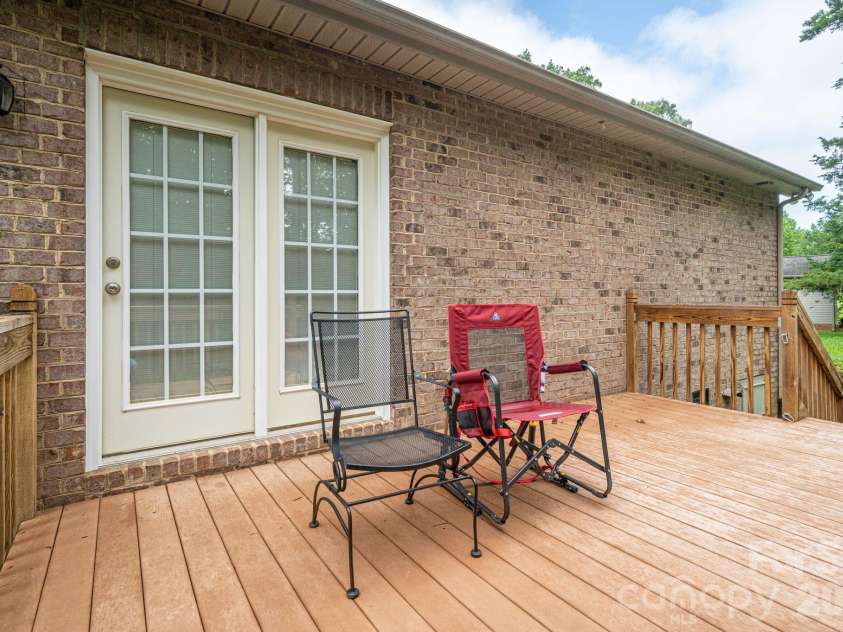344 John Logan Lane, Gastonia, NC 28056.  MLS# CAR4410445, YatesRealty ID 41771. 