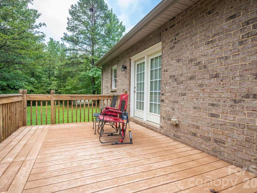 344 John Logan Lane, Gastonia, NC 28056.  MLS# CAR4410445, YatesRealty ID 41771. 