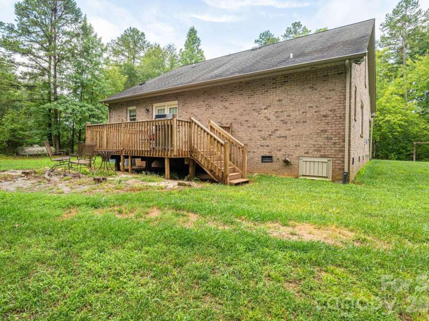 344 John Logan Lane, Gastonia, NC 28056.  MLS# CAR4410445, YatesRealty ID 41771. 