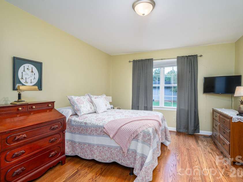 344 John Logan Lane, Gastonia, NC 28056.  MLS# CAR4410445, YatesRealty ID 41771. Primary bedroom, main floor