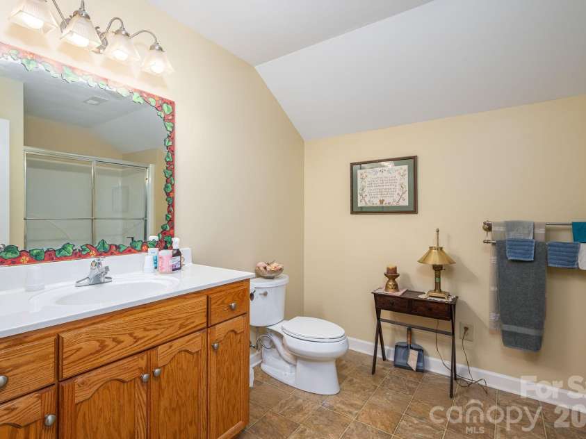 344 John Logan Lane, Gastonia, NC 28056.  MLS# CAR4410445, YatesRealty ID 41771. Upstairs Full Bath