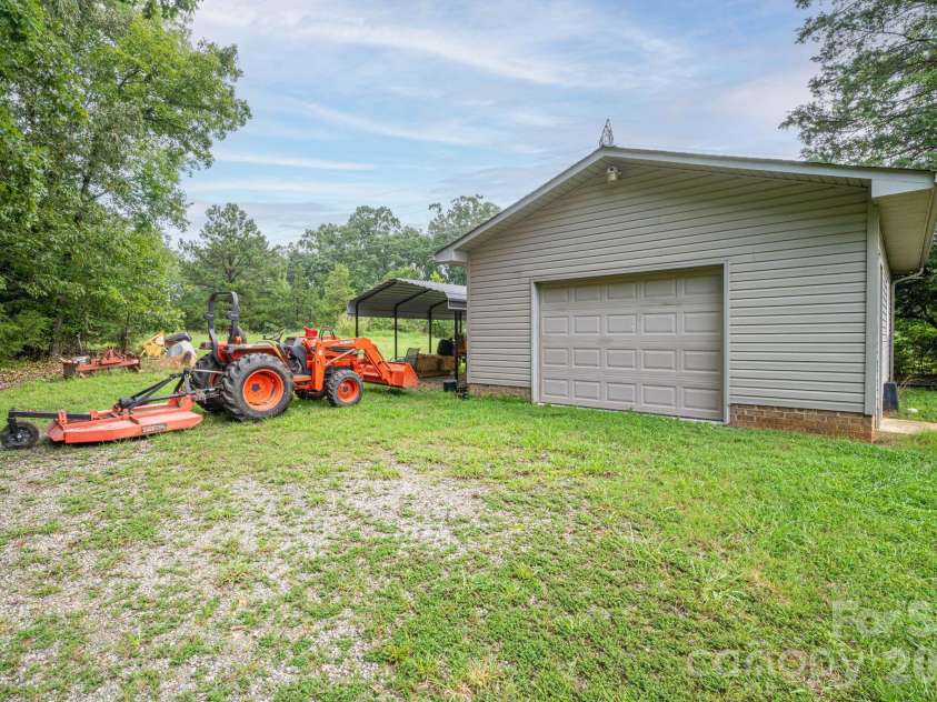 344 John Logan Lane, Gastonia, NC 28056.  MLS# CAR4410445, YatesRealty ID 41771. Workshop w/electricy and plumbing