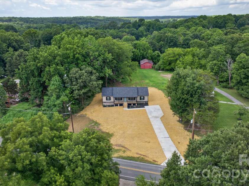 2274 Darwick Road, Winston Salem, NC 27127.  MLS# CAR4411764, YatesRealty ID 41772. 
