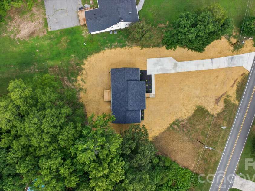 2274 Darwick Road, Winston Salem, NC 27127.  MLS# CAR4411764, YatesRealty ID 41772. 