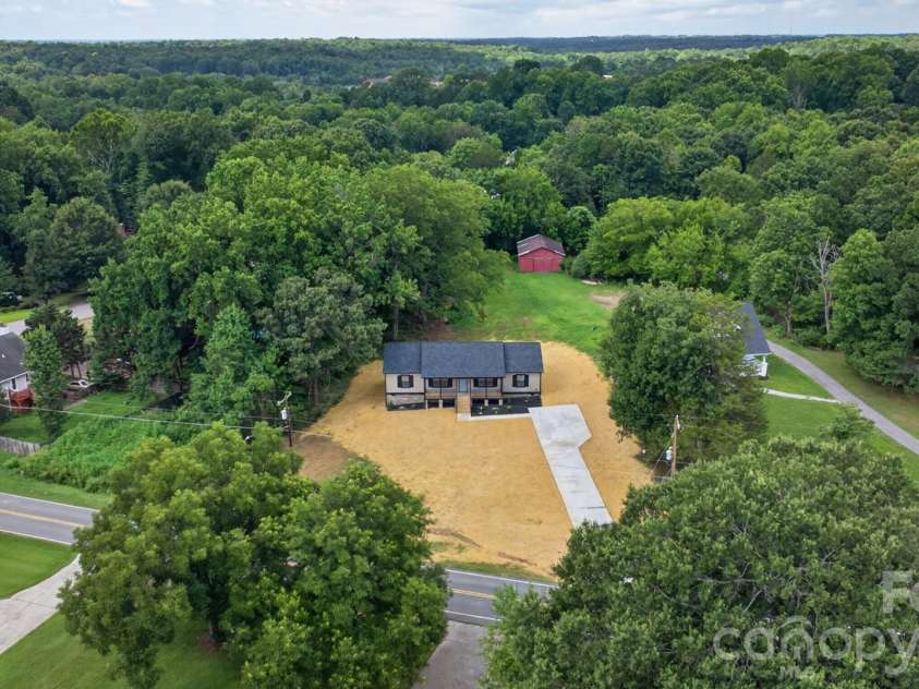 2274 Darwick Road, Winston Salem, NC 27127.  MLS# CAR4411764, YatesRealty ID 41772. 