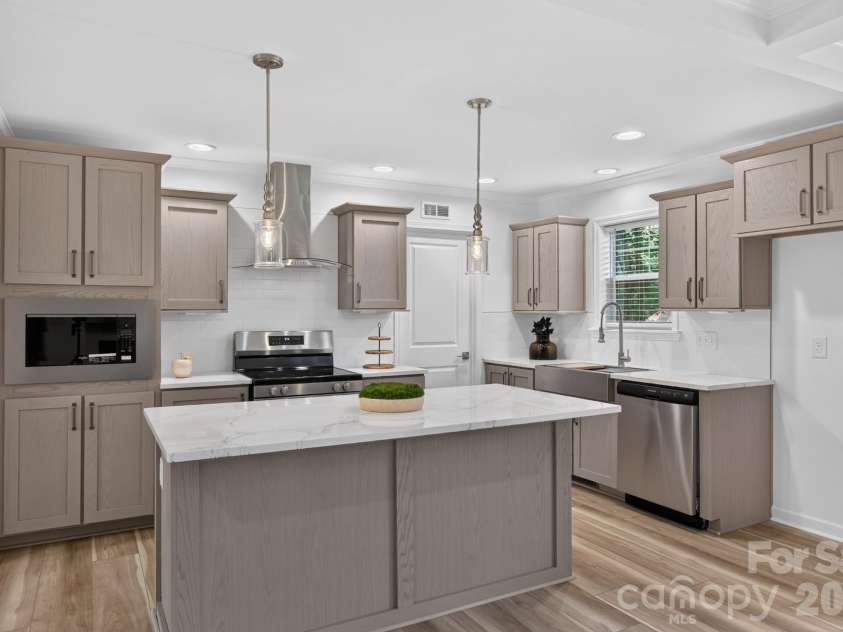 2274 Darwick Road, Winston Salem, NC 27127.  MLS# CAR4411764, YatesRealty ID 41772. 