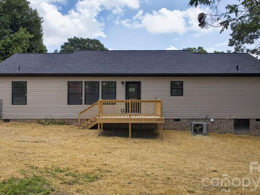 2274 Darwick Road, Winston Salem, NC 27127.  MLS# CAR4411764, YatesRealty ID 41772. 