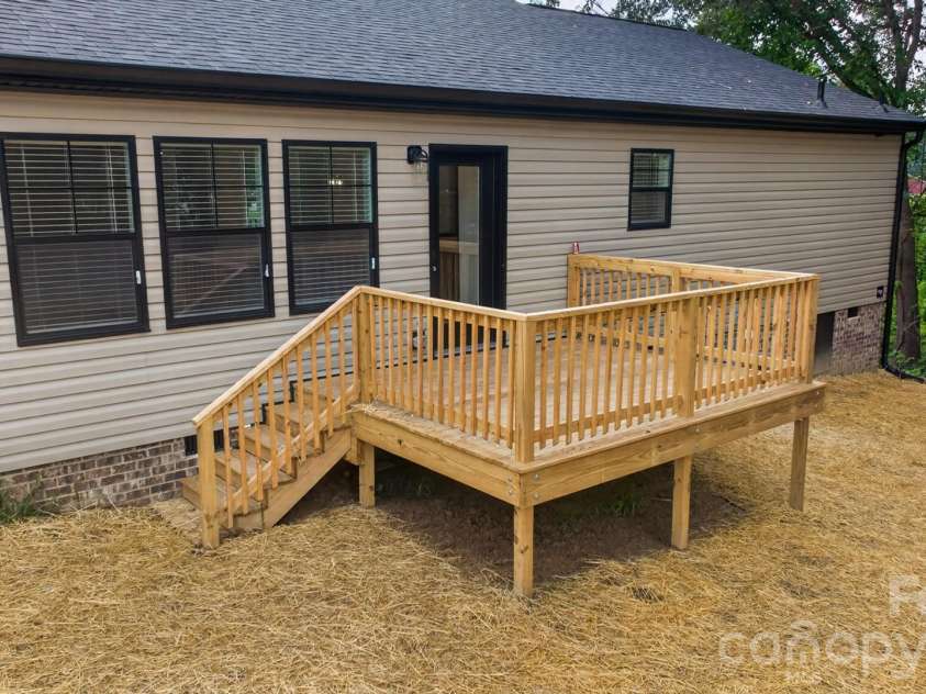 2274 Darwick Road, Winston Salem, NC 27127.  MLS# CAR4411764, YatesRealty ID 41772. 