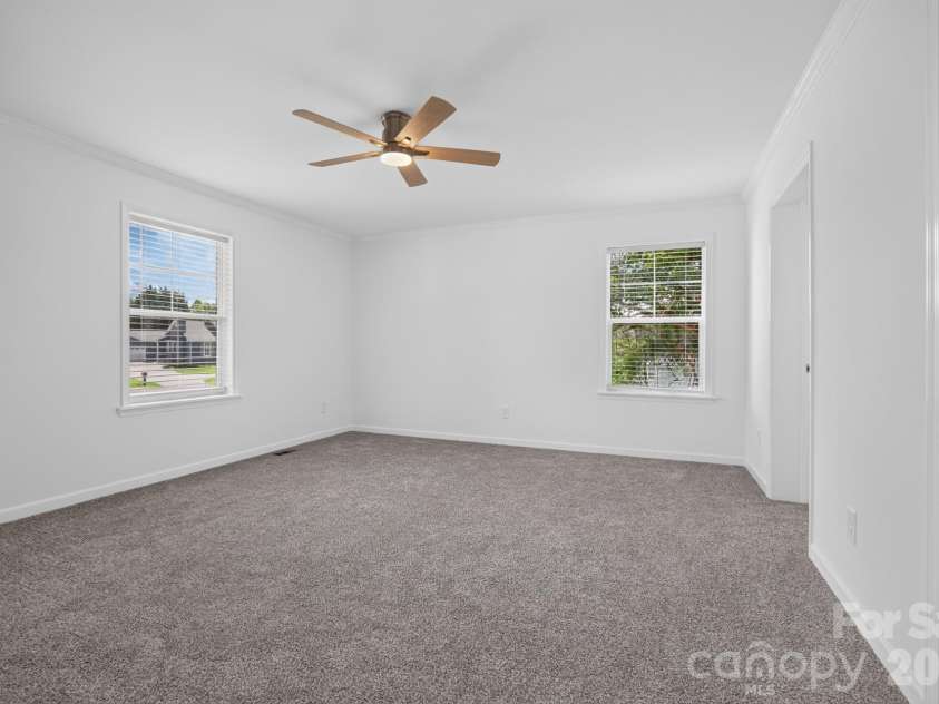 2274 Darwick Road, Winston Salem, NC 27127.  MLS# CAR4411764, YatesRealty ID 41772. Primary Suite