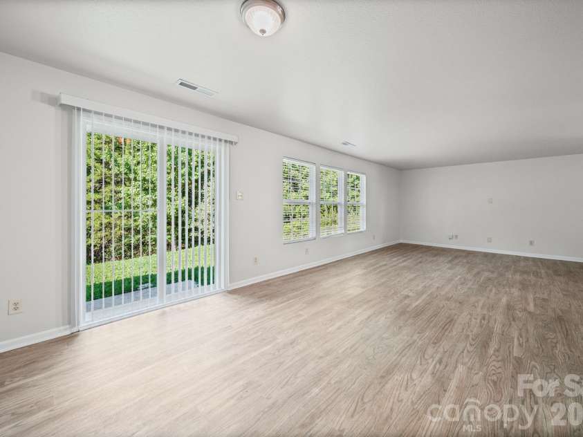 1604 Bray Drive, Charlotte, NC 28214.  MLS# CAR4409695, YatesRealty ID 41773. Breakfast Nook and Great Room